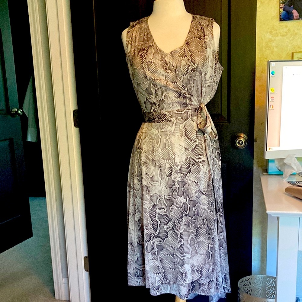 Sleeveless Snake-Print Wrap Midi Dress - Gray
